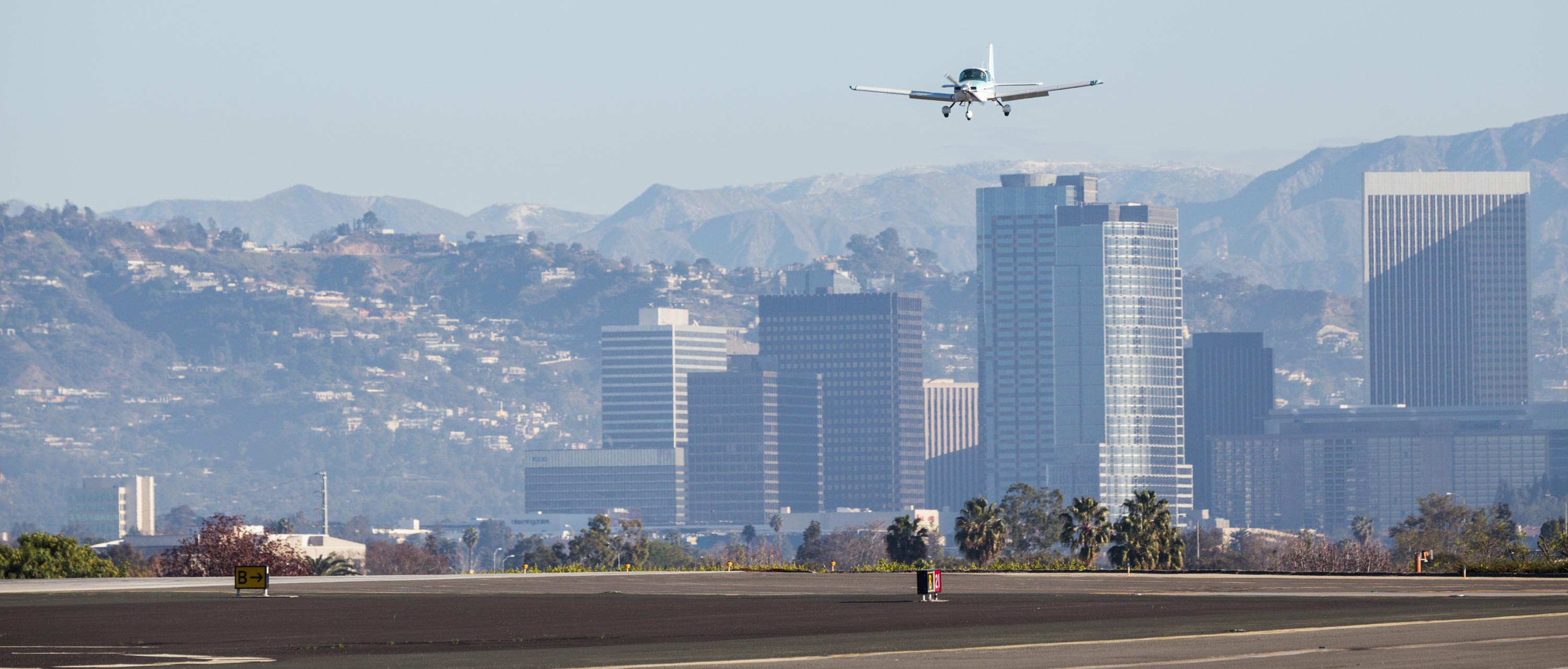 Santa Monica Airport Group Says: ‘No Plane No Gain’